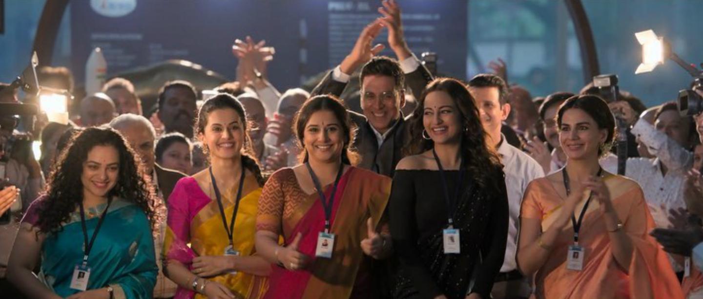 Uh-oh: Twitter Has Given Its Verdict On #MissionMangal But I&#8217;ve Already Booked My Tickets!