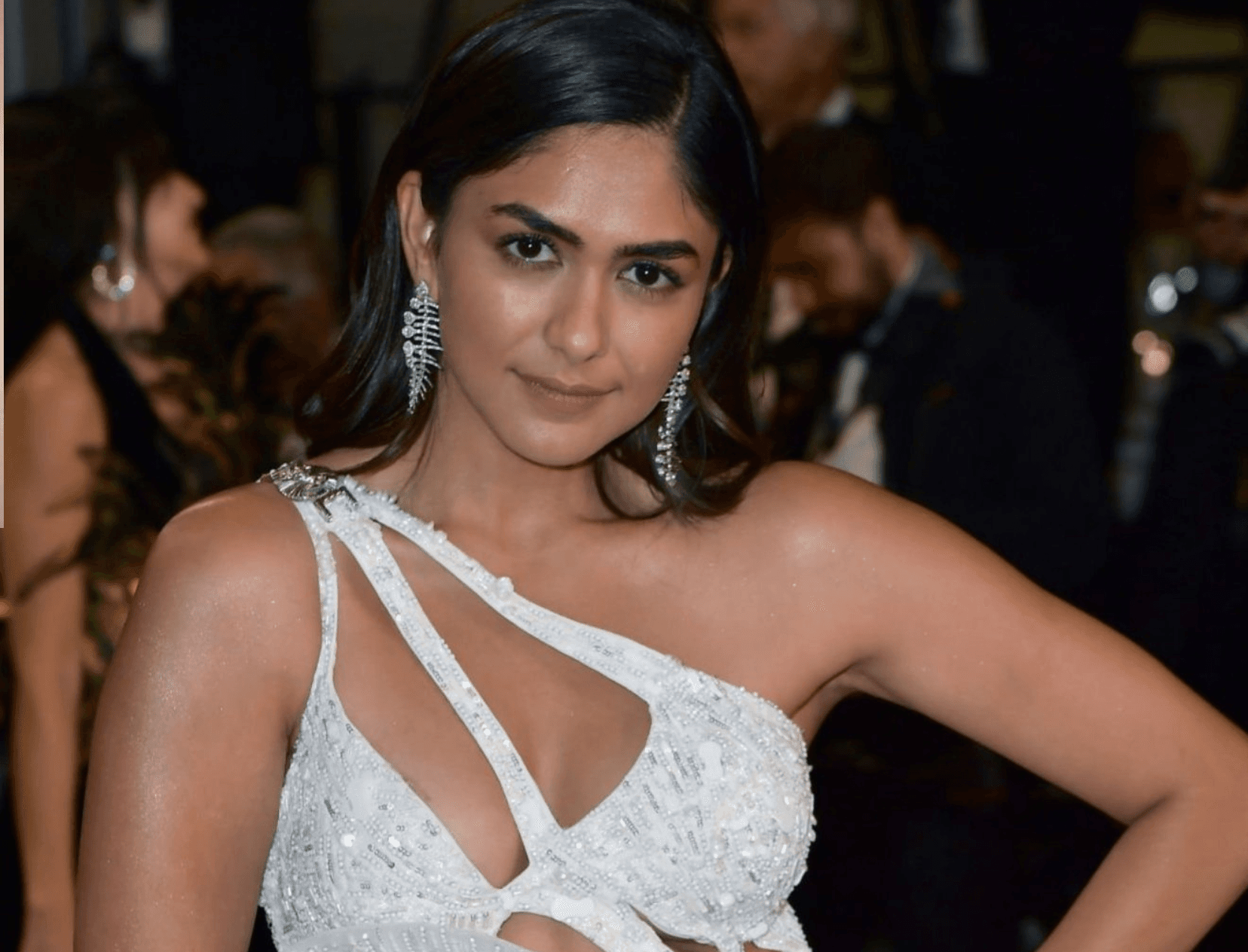 Haters Are Gonna Get Triggered By Mrunal Thakur&#8217;s Risqué Cannes Red Carpet Look!