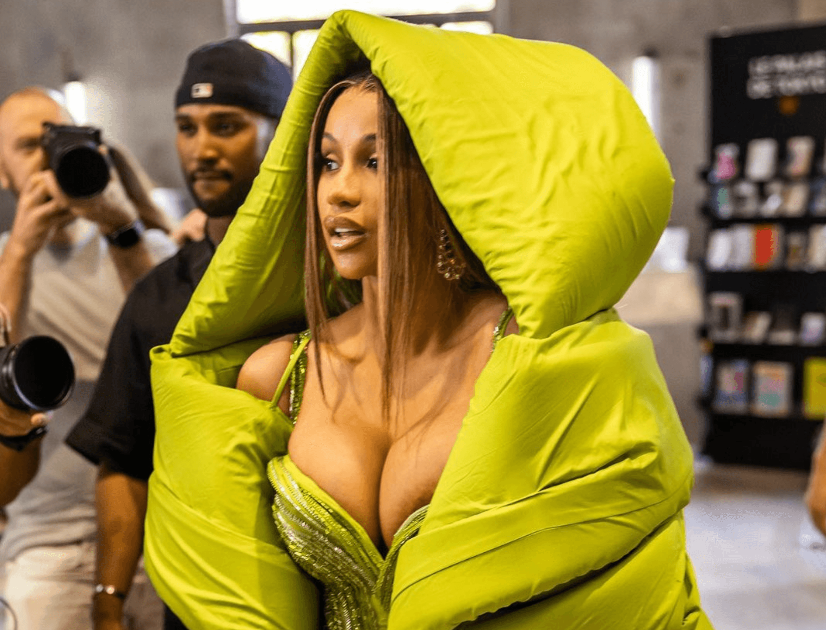 Cardi B&#8217;s Look By This Indian Designer Was So Dramatic, She Had To Be Carried Out!