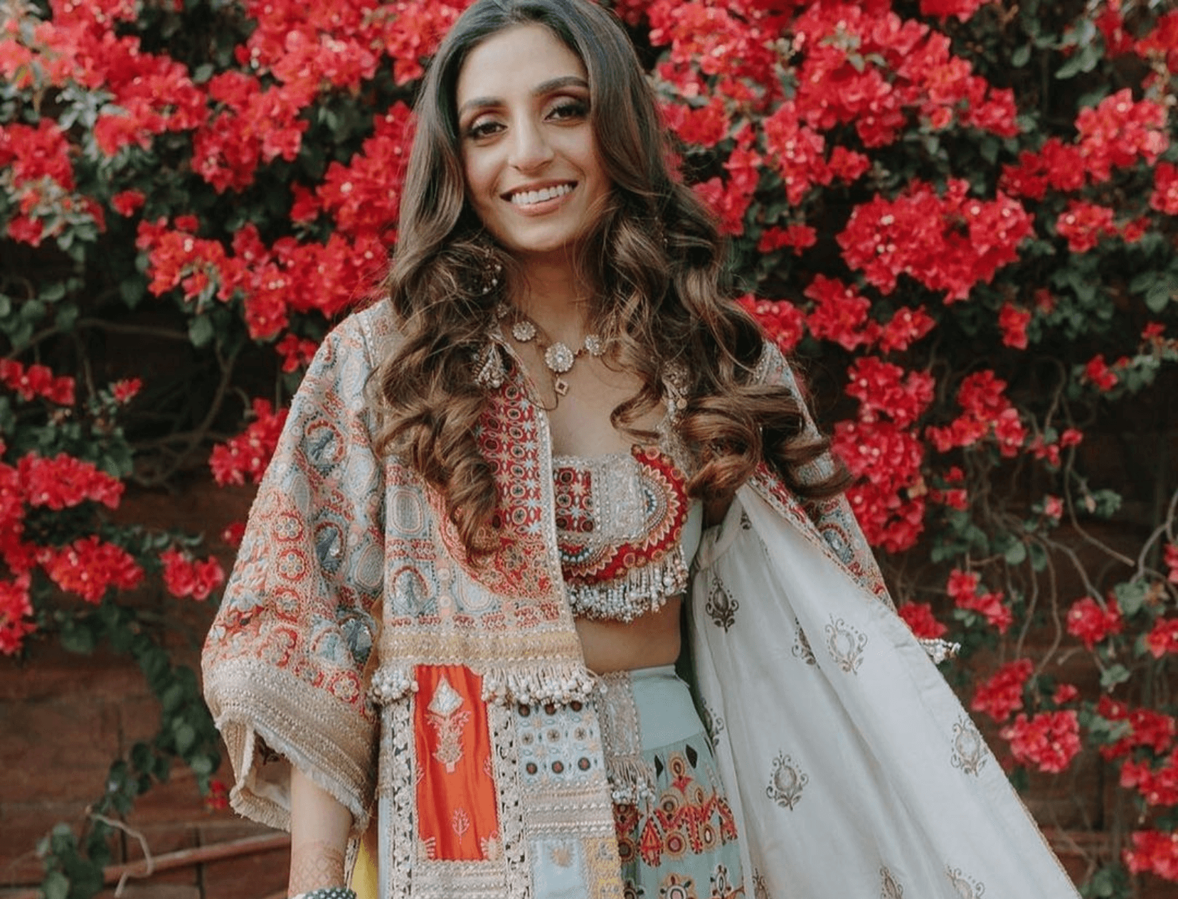 This Bride&#8217;s Boho Mehendi Outfit Will Have All 2023 Dulhans Take Notes!