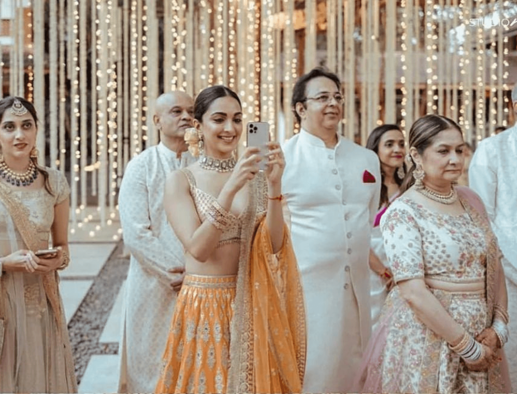 Stunning! Kiara Advani Steals The Show At Her Behen Ki Shaadi