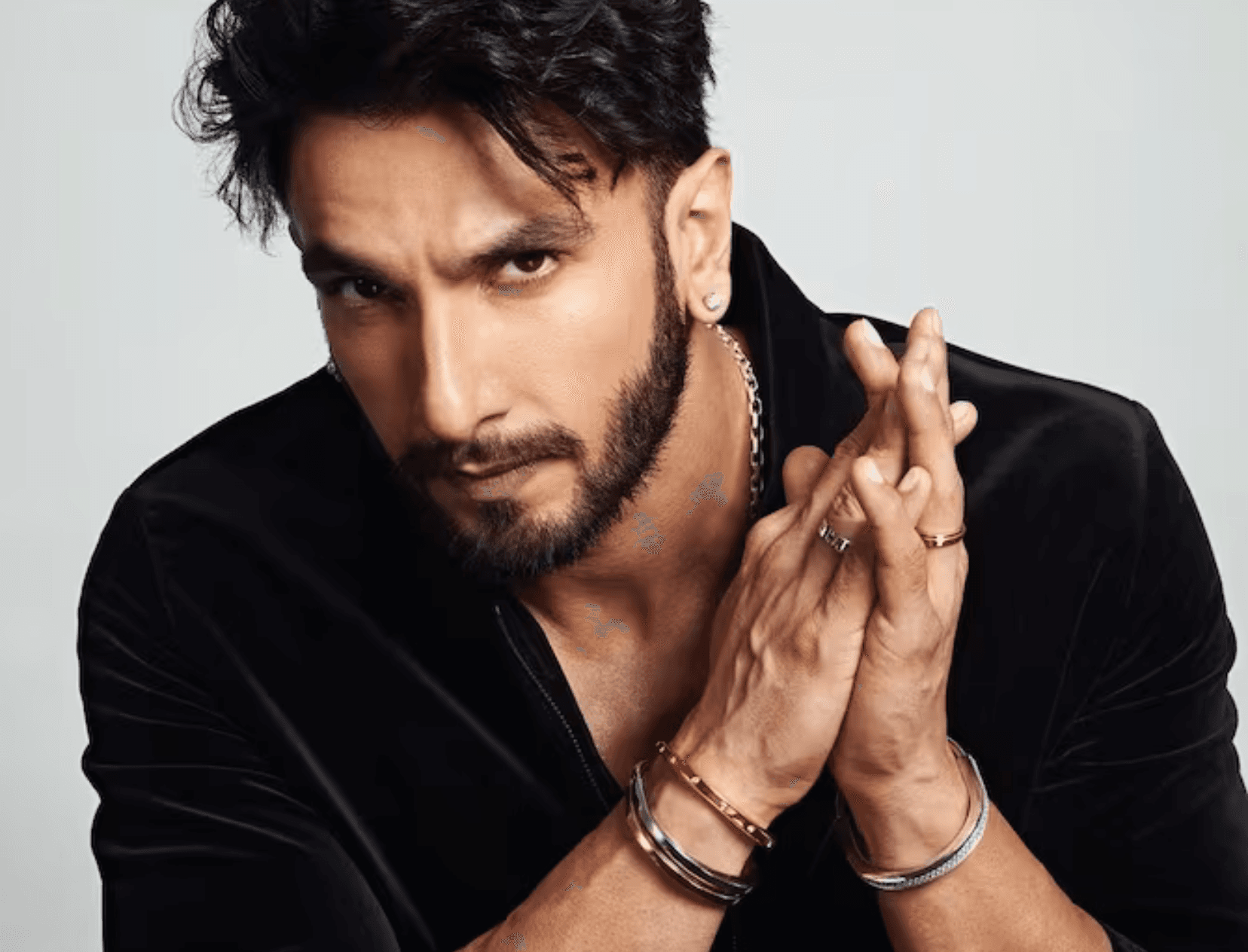 No Surprise There: Ranveer Singh&#8217;s Signature Scent Is Actually A Woman&#8217;s Perfume!