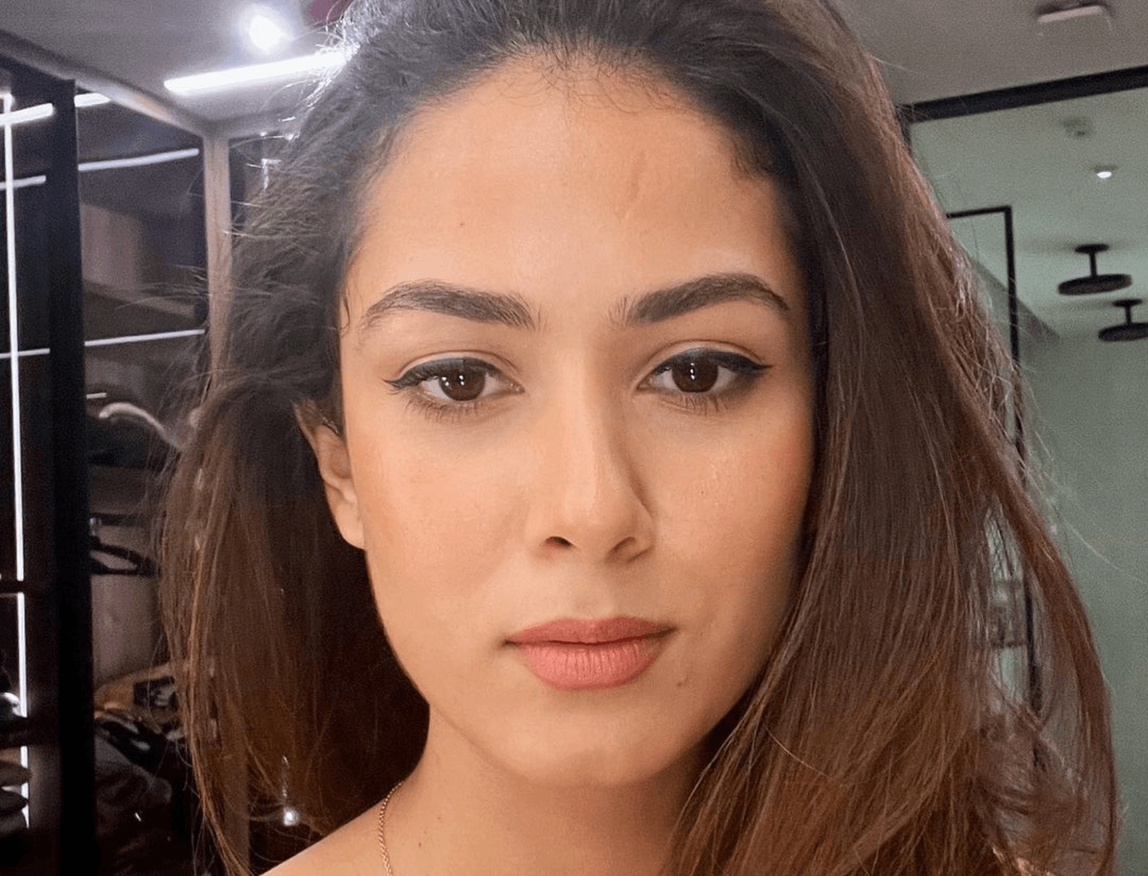 This Drink Treats Acne &amp; Mira Rajput Kapoor Swears By It