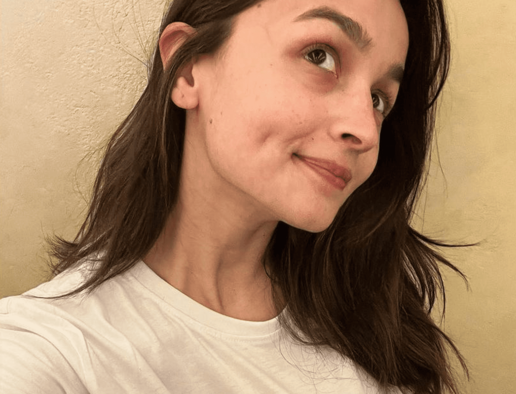 Alia Bhatt’s Obsessed With Glowy Skin &amp; This Is How She Gets It