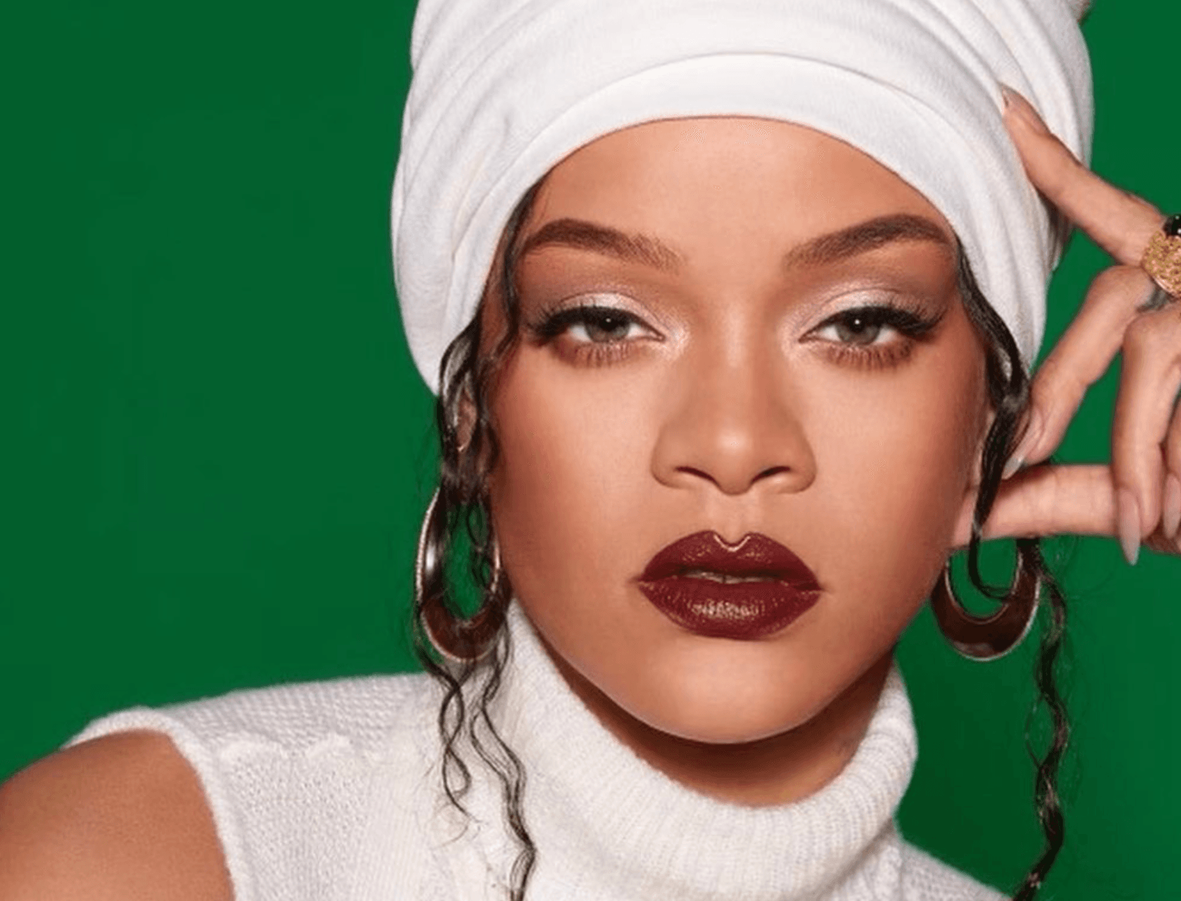 Rihanna’s Favourite Perfume Costs Almost As Much As Airpods, So We Found You Some Alternatives 